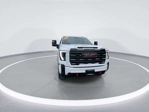 Used 2025 GMC Sierra 2500 AT4 image 4