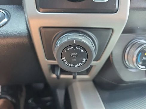 Used 2020 Ford F150 Lariat w/ Equipment Group 502A Luxury AWD/4WD image 33