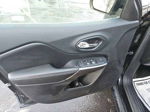 Used 2019 Jeep Cherokee Latitude Plus w/ Cold Weather Group image 21