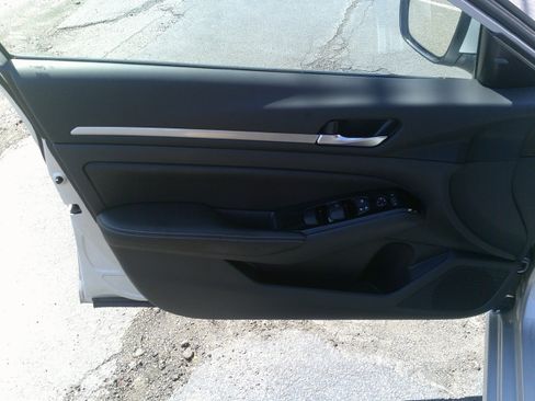 Used 2023 Nissan Altima 2.5 SV AWD/4WD image 14