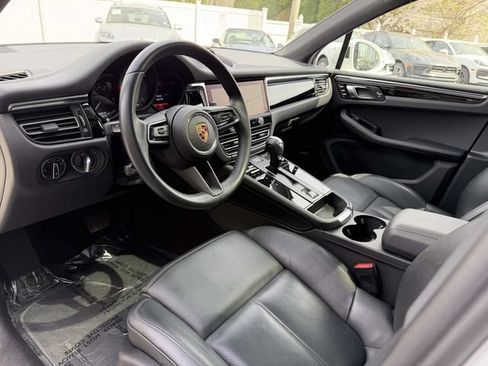 Certified 2023 Porsche Macan S AWD/4WD image 13
