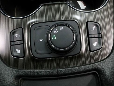 Used 2023 GMC Acadia SLT FWD image 34