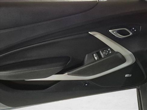 Used 2021 Chevrolet Camaro LT w/ Technology Package RWD image 11