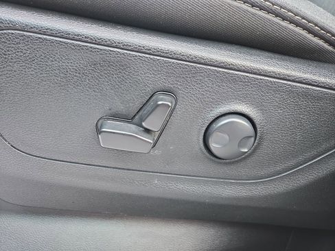 Used 2023 RAM 1500 Big Horn image 9