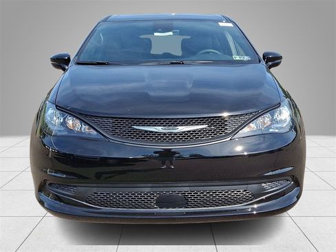 New 2026 Chrysler Voyager LX image 2