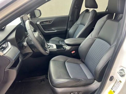 Used 2024 Toyota RAV4 XSE AWD/4WD image 8