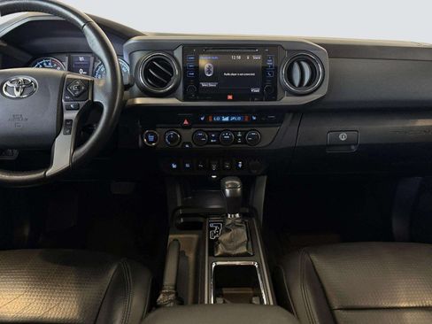 Used 2019 Toyota Tacoma TRD Off-Road AWD/4WD image 26