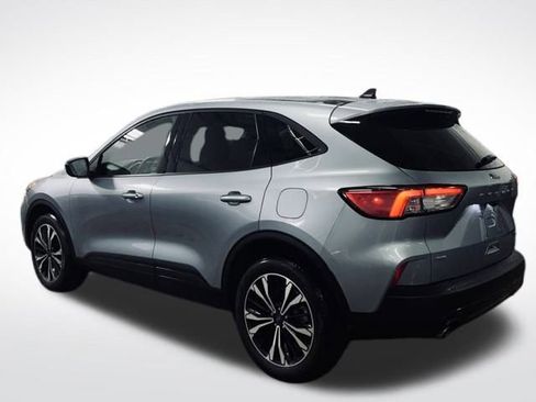 Used 2022 Ford Escape SE w/ SE Sport Appearance Package image 8