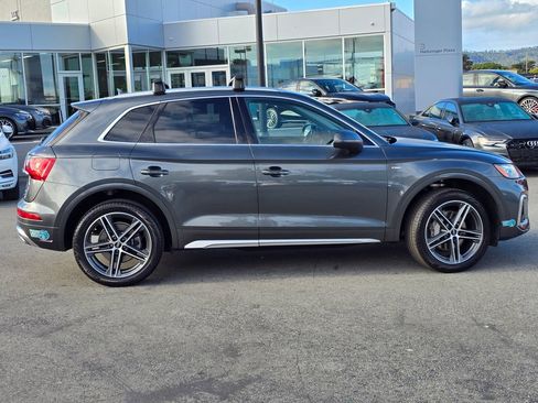 Used 2023 Audi Q5 e Premium w/ Convenience Package AWD/4WD image 37