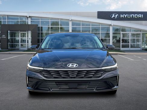 New 2026 Hyundai Elantra Limited FWD image 12
