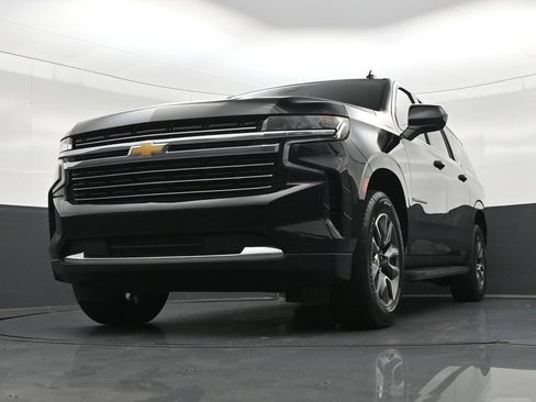 Used 2023 Chevrolet Suburban LT RWD image 33
