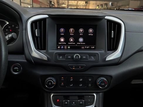Used 2024 GMC Terrain SLE FWD image 24