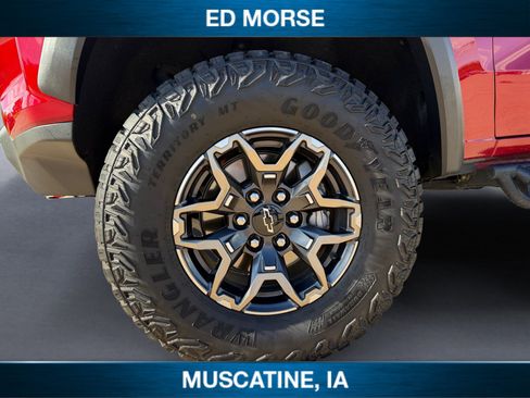 Used 2026 Chevrolet Colorado ZR2 w/ Technology Package AWD/4WD image 14