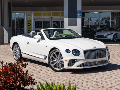 Used 2022 Bentley Continental GT image 3