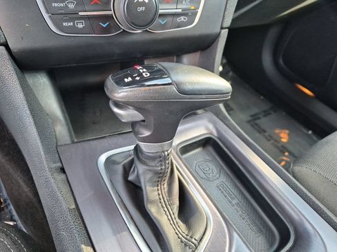 Used 2015 Dodge Charger SE w/ Power Sunroof Group RWD image 23