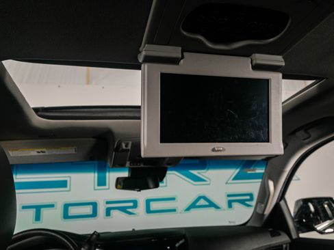 Used 2018 Cadillac Escalade Premium Luxury image 10