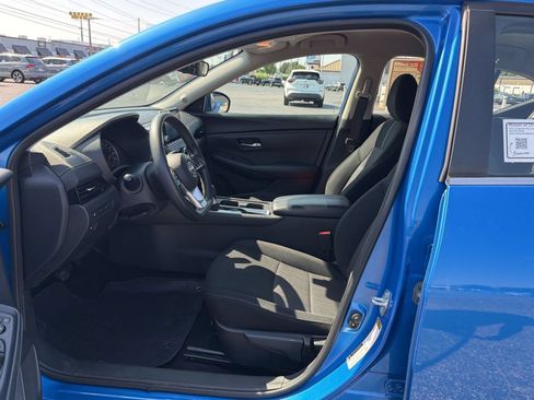 Used 2024 Nissan Sentra SV FWD image 9
