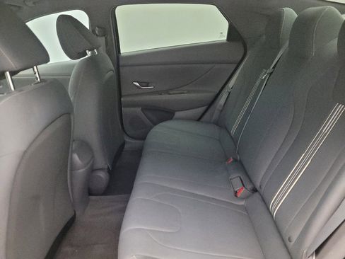 Used 2021 Hyundai Elantra SEL FWD image 18
