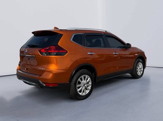 Used 2017 Nissan Rogue SV AWD/4WD video 3