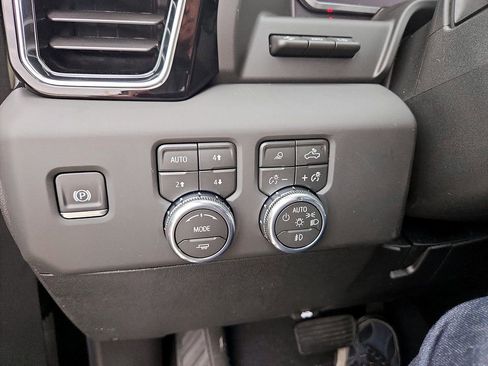 New 2026 GMC Sierra 2500 Denali Ultimate image 18