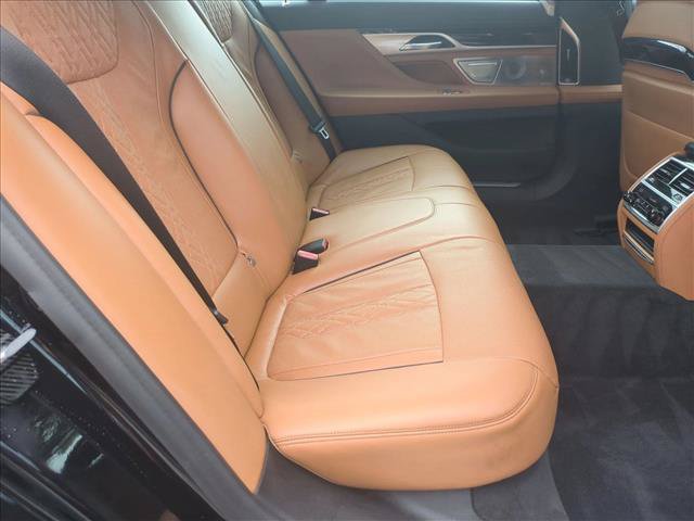 Used 2021 BMW 750i xDrive w/ Executive Package AWD/4WD image 22