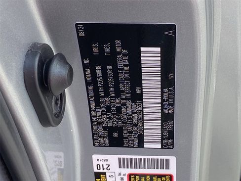 Certified 2024 Toyota Sienna Limited image 34