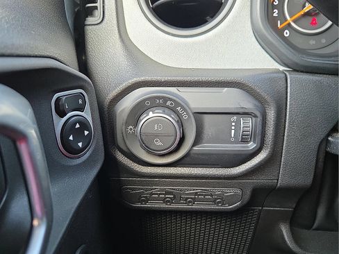 Used 2024 Jeep Gladiator Sport AWD/4WD image 21