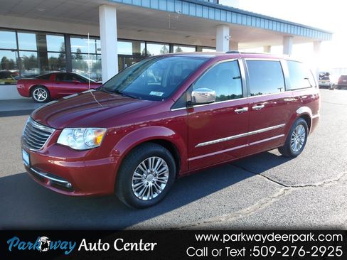 Used 2013 Chrysler Town & Country Touring-L w/ Entertainment Group #2 image 1