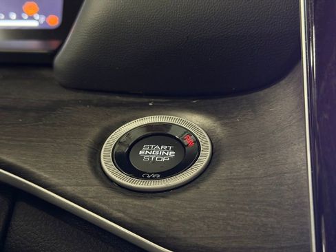 Used 2023 Jeep Grand Cherokee Limited image 21