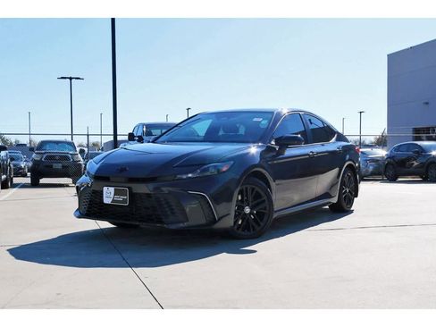 Used 2026 Toyota Camry SE image 1