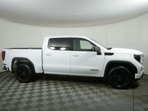 Used 2024 GMC Sierra 1500 Elevation image 2