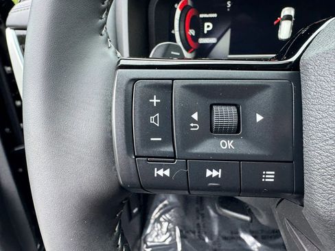 Used 2026 Nissan Rogue SL FWD image 16