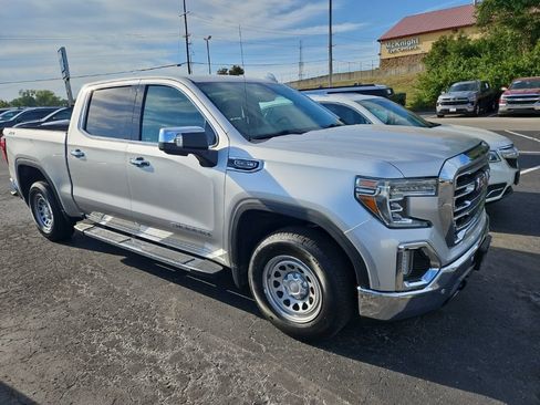 Used 2019 GMC Sierra 1500 SLT w/ Driver Alert Package I AWD/4WD image 4