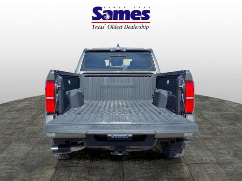 Used 2024 Toyota Tacoma TRD Sport w/ TRD Sport Upgrade Package image 9