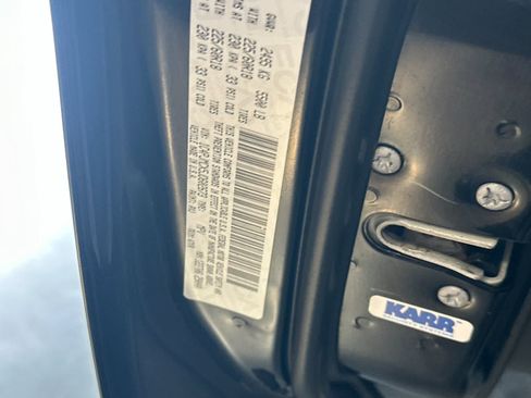 Used 2018 Jeep Cherokee Latitude w/ Altitude Package AWD/4WD image 30