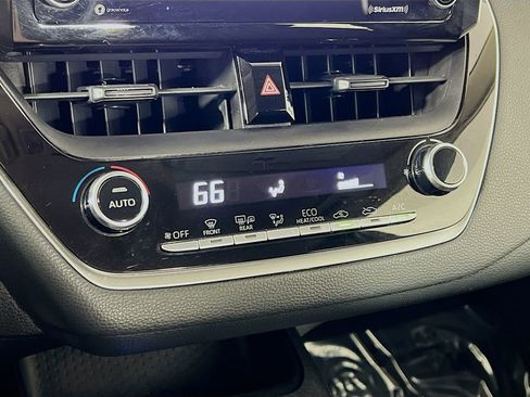 Used 2021 Toyota Corolla LE FWD image 15