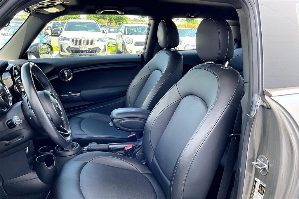 Used 2019 MINI Cooper 2-Door Hardtop w/ Signature Upholstery Package FWD image 21