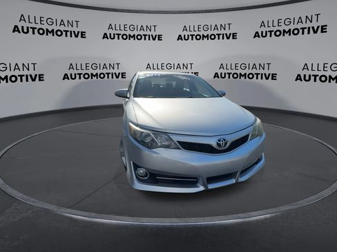 Used 2013 Toyota Camry SE FWD image 5