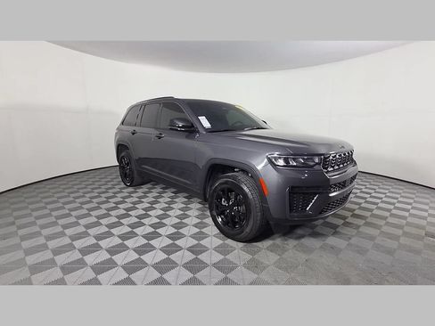 Used 2026 Jeep Grand Cherokee Altitude RWD image 52