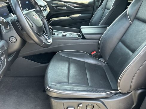 Used 2023 Cadillac Escalade ESV Sport AWD/4WD image 14