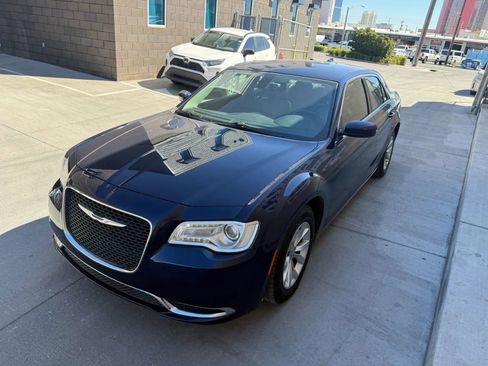 Used 2016 Chrysler 300 Limited image 9