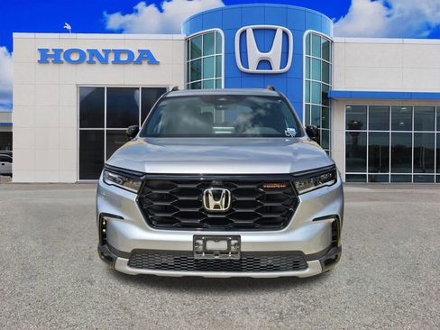 Used 2023 Honda Pilot TrailSport image 5