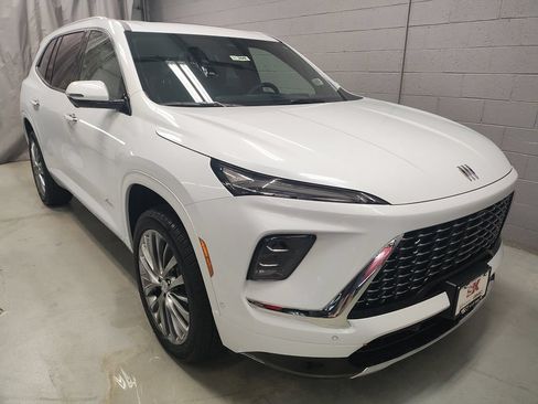 New 2026 Buick Enclave Avenir w/ Super Cruise Package FWD image 5