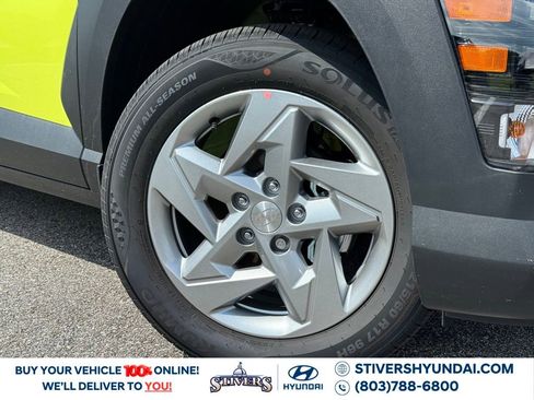 Certified 2025 Hyundai Kona SE image 4