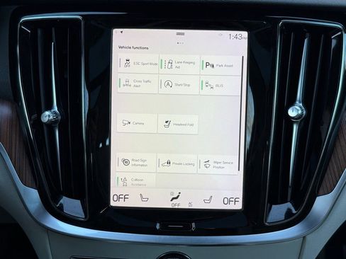 Used 2019 Volvo S60 T5 Momentum w/ Premium Package image 31