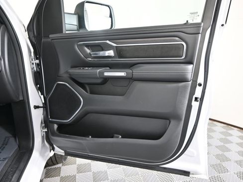 Used 2025 RAM 1500 Laramie AWD/4WD image 13
