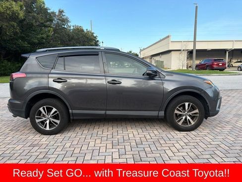 Used 2017 Toyota RAV4 XLE FWD image 6