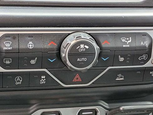 Used 2022 Jeep Wrangler Unlimited Rubicon w/ Cold Weather Group image 31