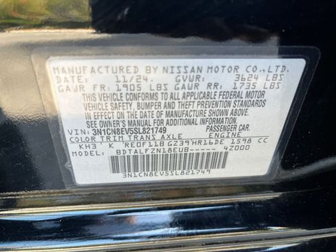Used 2025 Nissan Versa SV FWD image 27