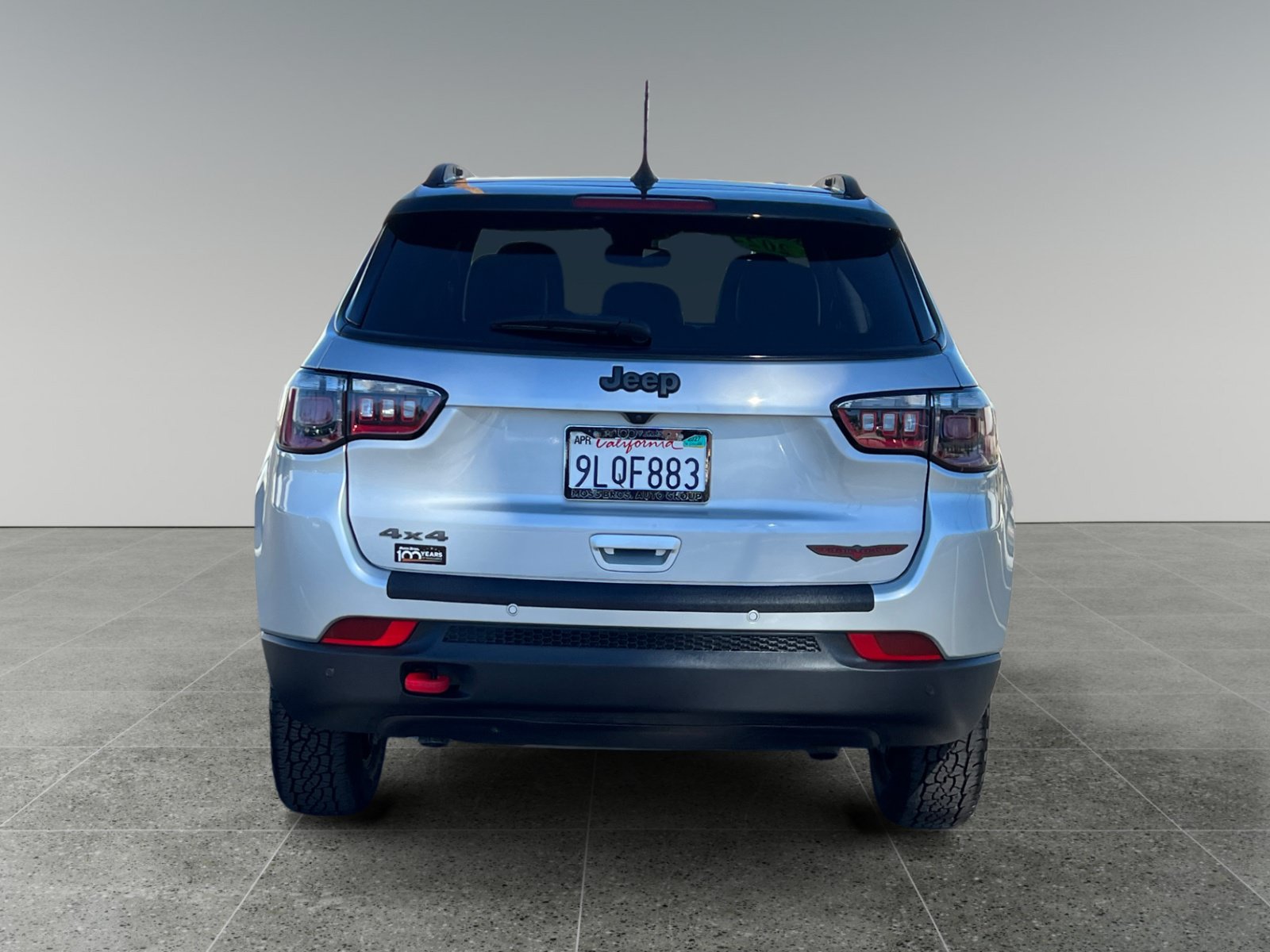 Used 2024 Jeep Compass Trailhawk AWD/4WD image 4